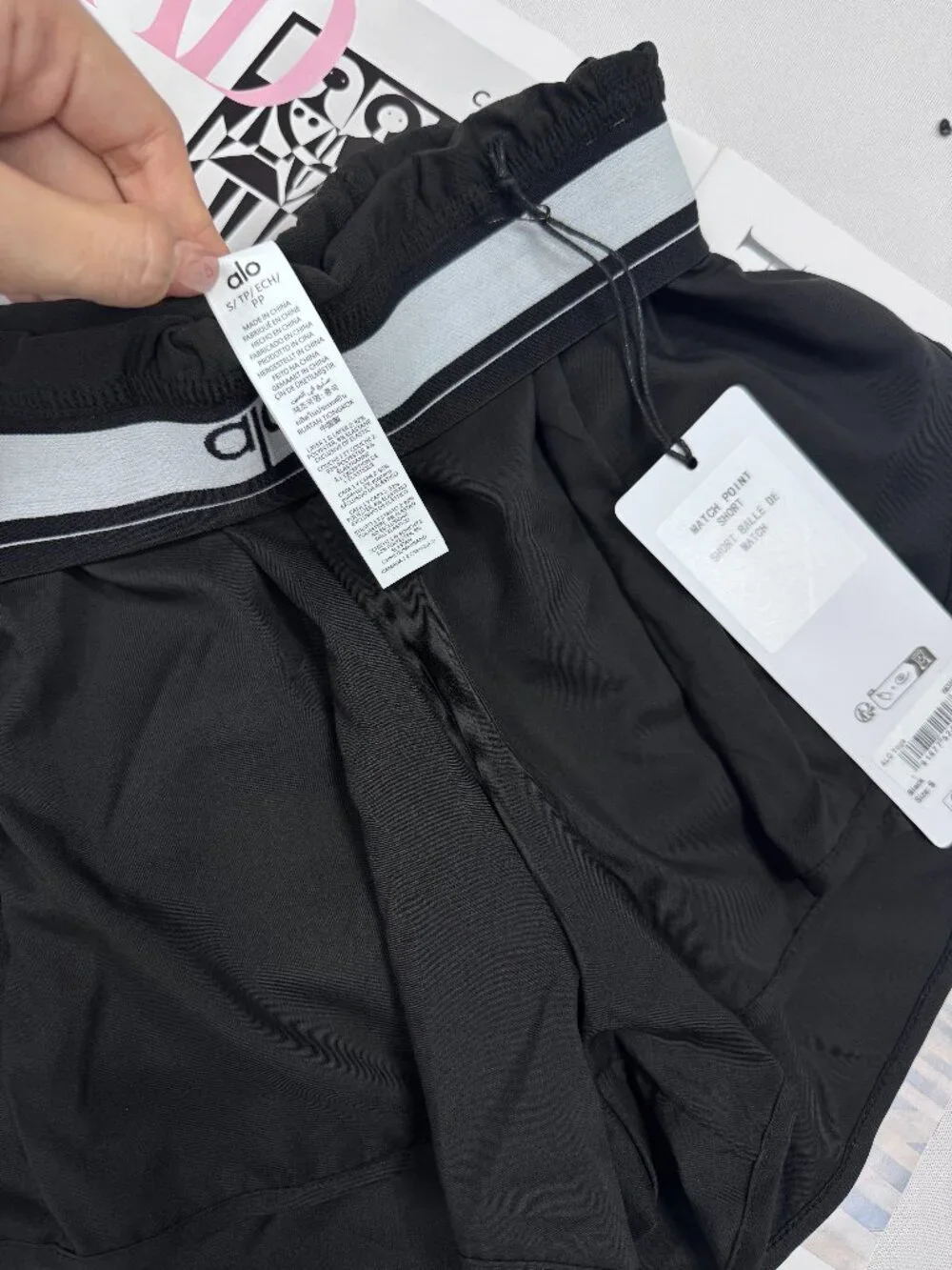 Brand New Alo Yoga😆Match Point Short Black ( Loose fit, elastic waistband )